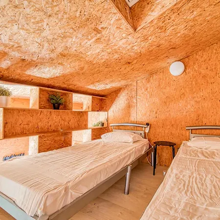 Les De Piqueyrot Alpesi faház *